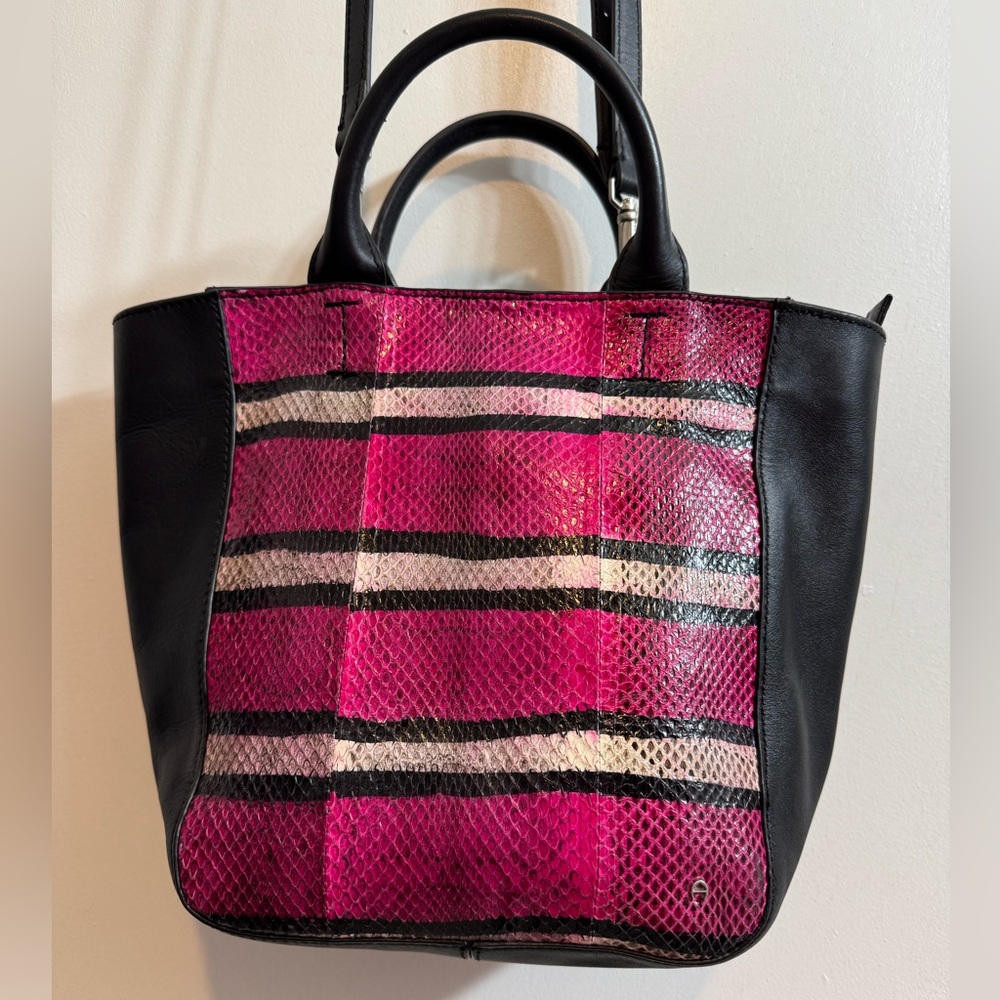 Etienne Aigner Crossbody - Picture 5 of 16